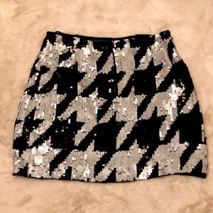 French Connection sequin houndstooth mini skirt, size 4.